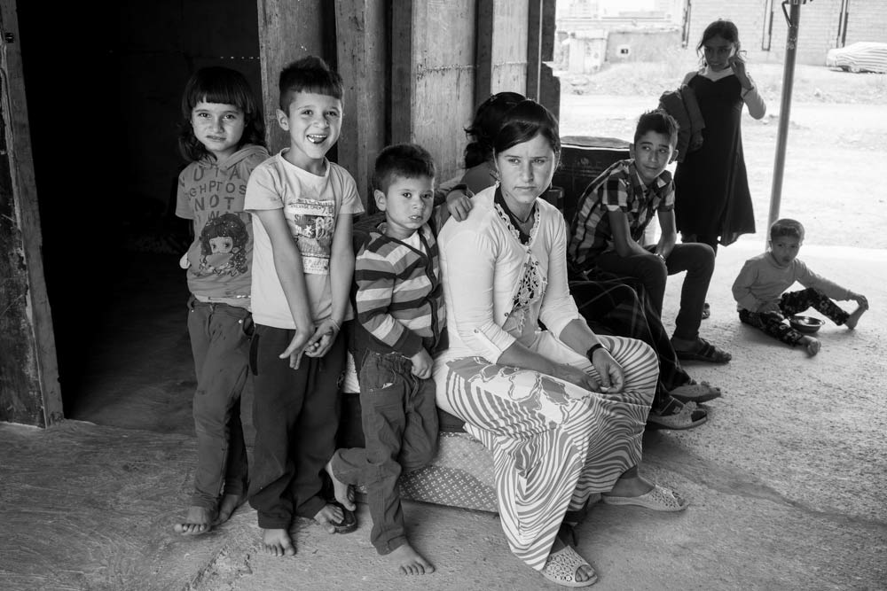  تصوير الكساندر افونسو - نازحون ايزديون لا يملكون شيئا لكنهم يهبون كل شيء 